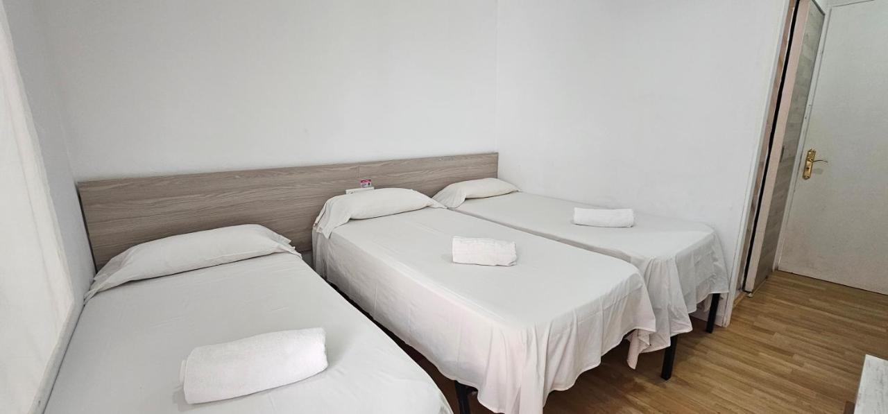 Hostal Montsant Salou Exterior foto